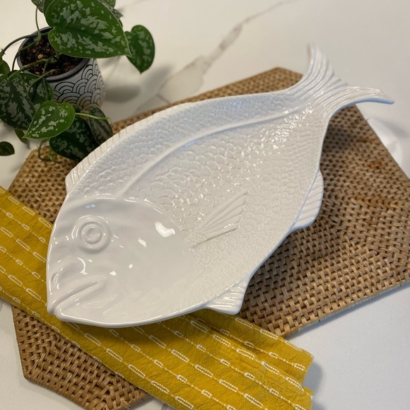 Glazed White Ceramic Fish Platter Made in Portugal - Picture 11 of 12